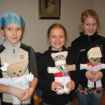 Skemmtilegir bangsar búnir til í handmennt og enginn eins