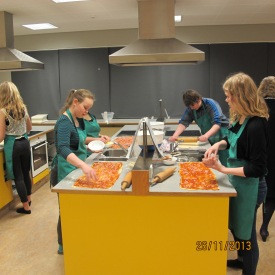 Bakað fyrir árshátíð