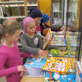 Gaman og gagn á skólasafni